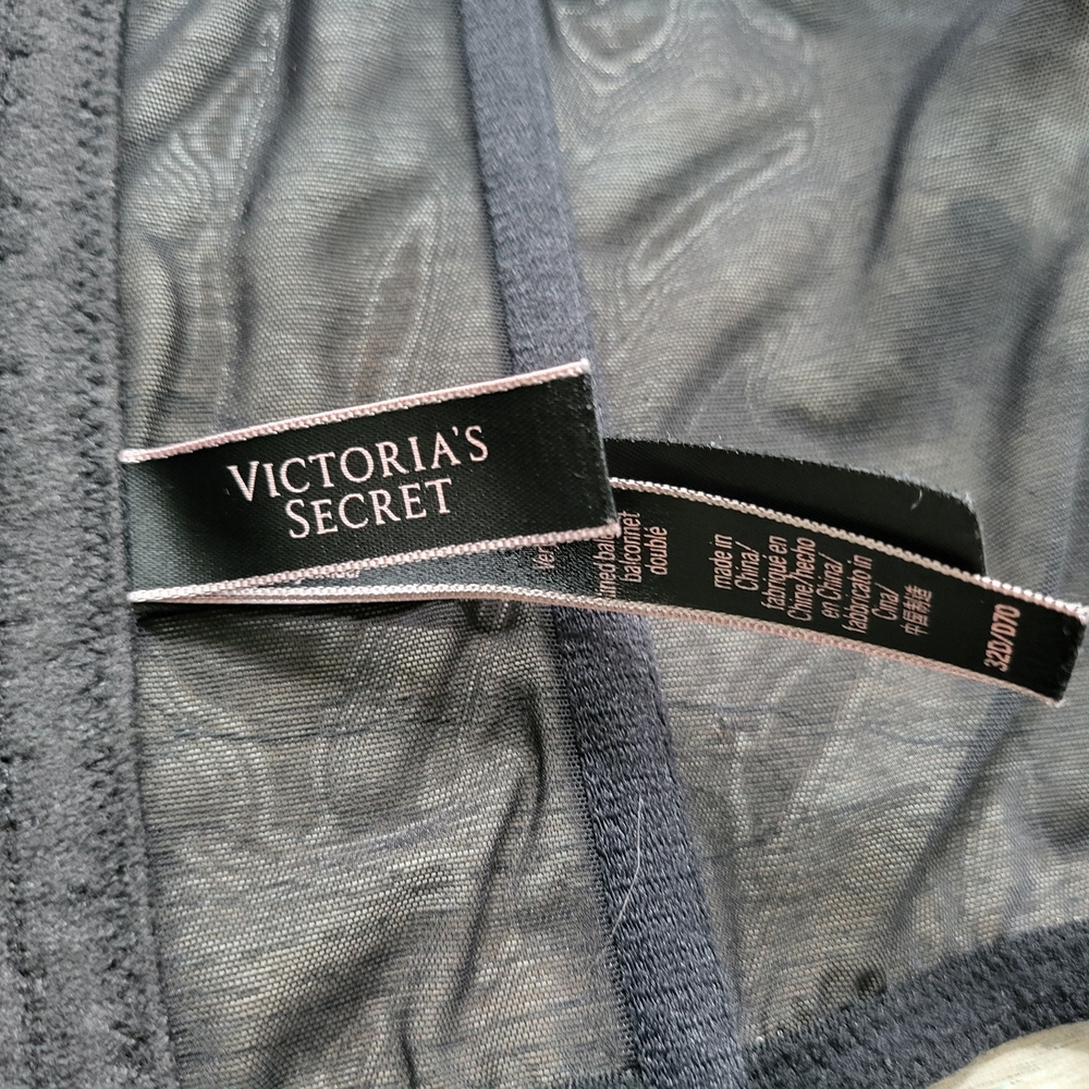 Victoria's Secrets Bralette - Picture 7 of 8
